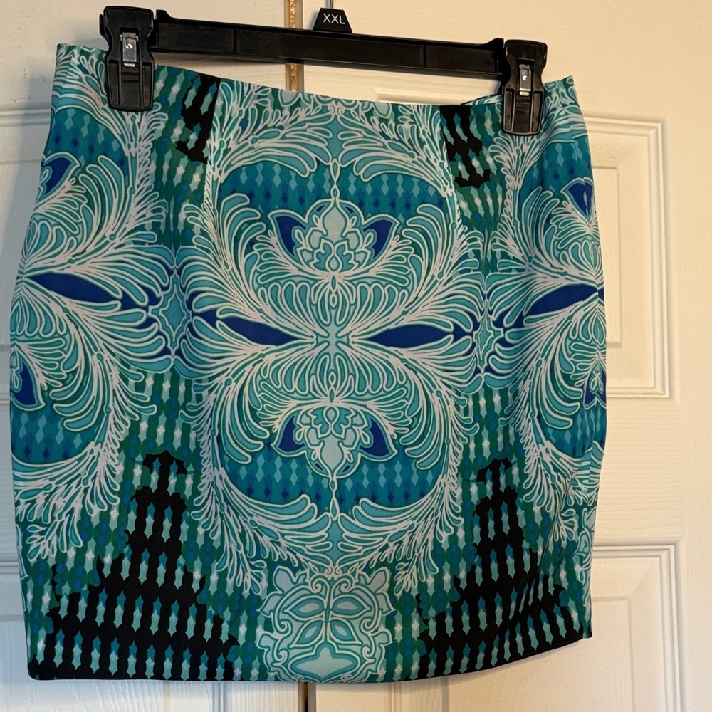 Bebe Teal and Black Patterned Wrap Mini Skirt size 0 - Picture 6 of 7